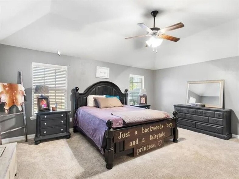 Building Photo - 1052 Lufkin Ln