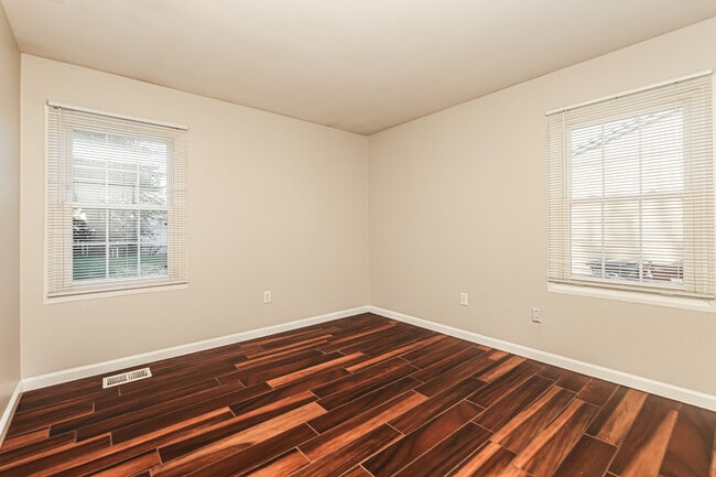 Building Photo - 1240 Berwald Dr