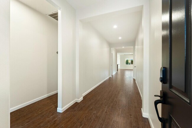 Building Photo - 82603 Grass Flat Ln