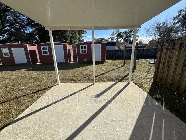 Building Photo - 1015 Peakview Dr