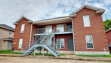 Building Photo - 1507 Hollow Hill Dr