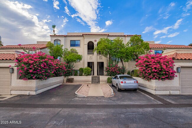 Building Photo - 10080 E Mountainview Lake Dr