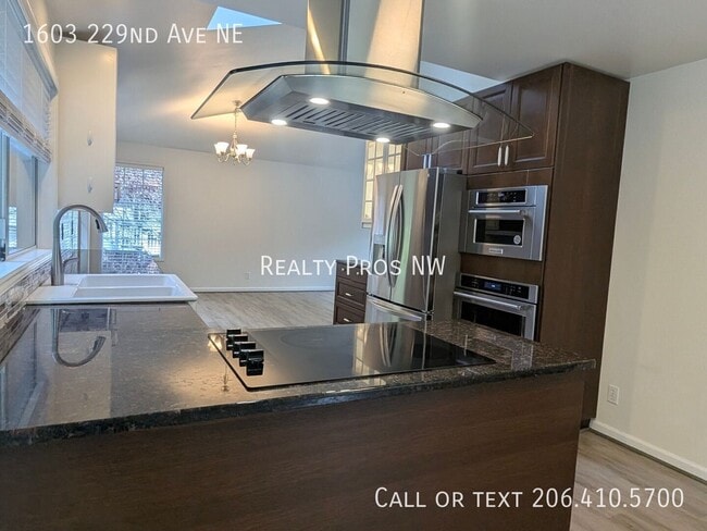 Building Photo - 1603 229th Ave NE