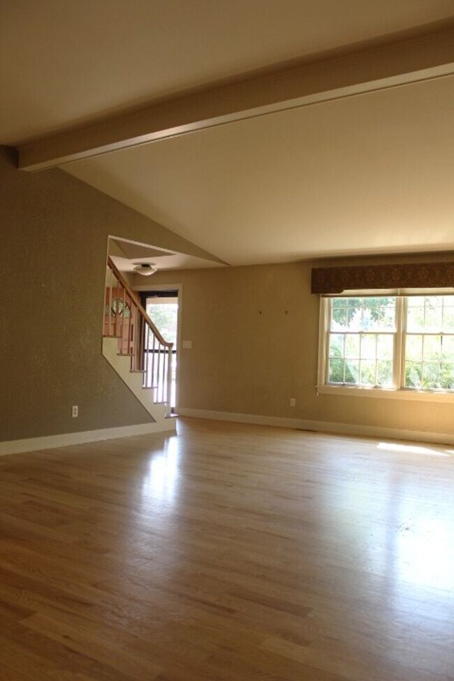 Building Photo - Gorgeous 2 Story Home in Columbine West!