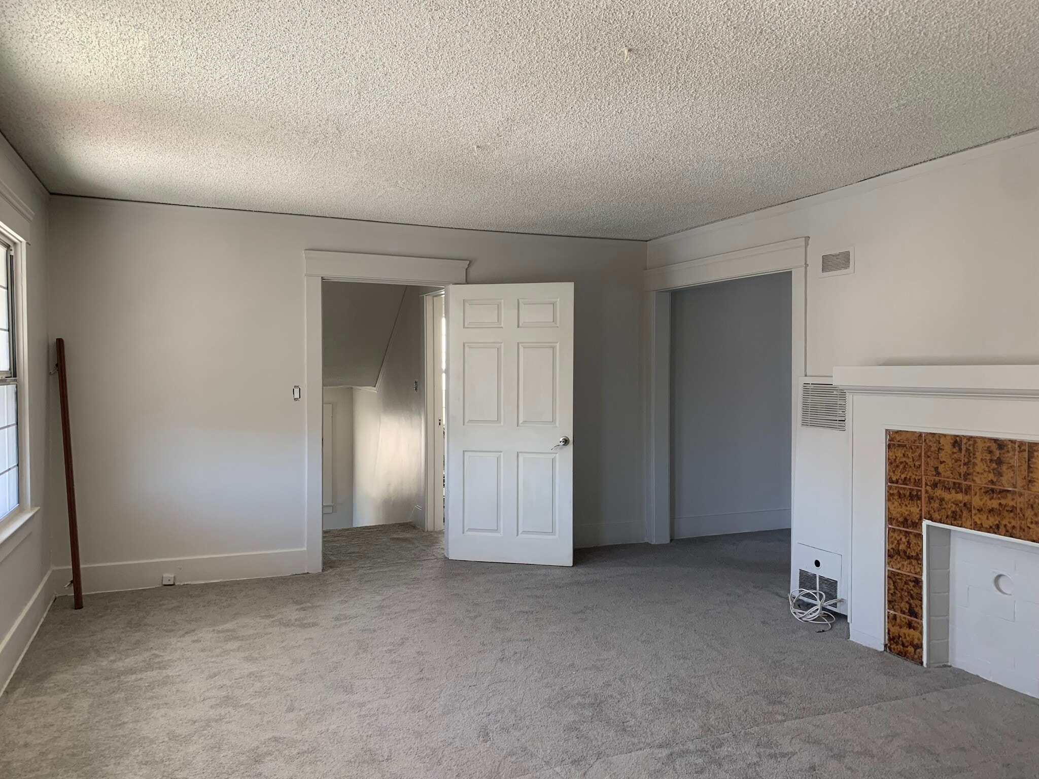 Building Photo - 120 N Berendo St