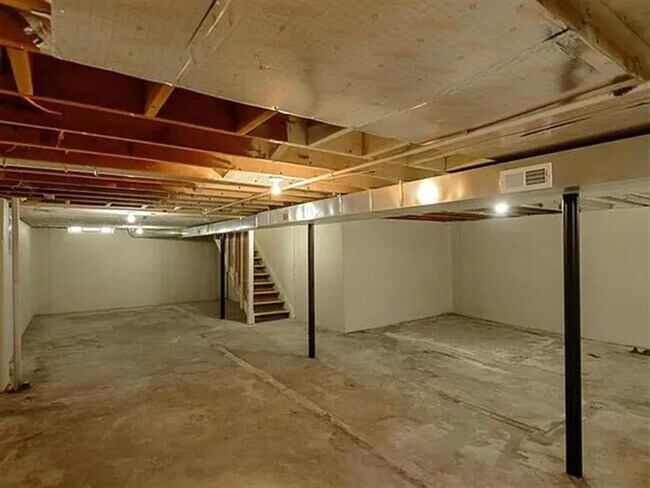 Building Photo - Charming 3 Bed, 1 Bath