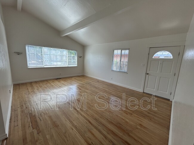 Building Photo - 271 Citrus Ave