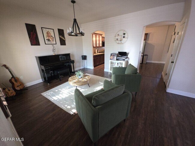 Building Photo - 12867 Hidden Grove Dr