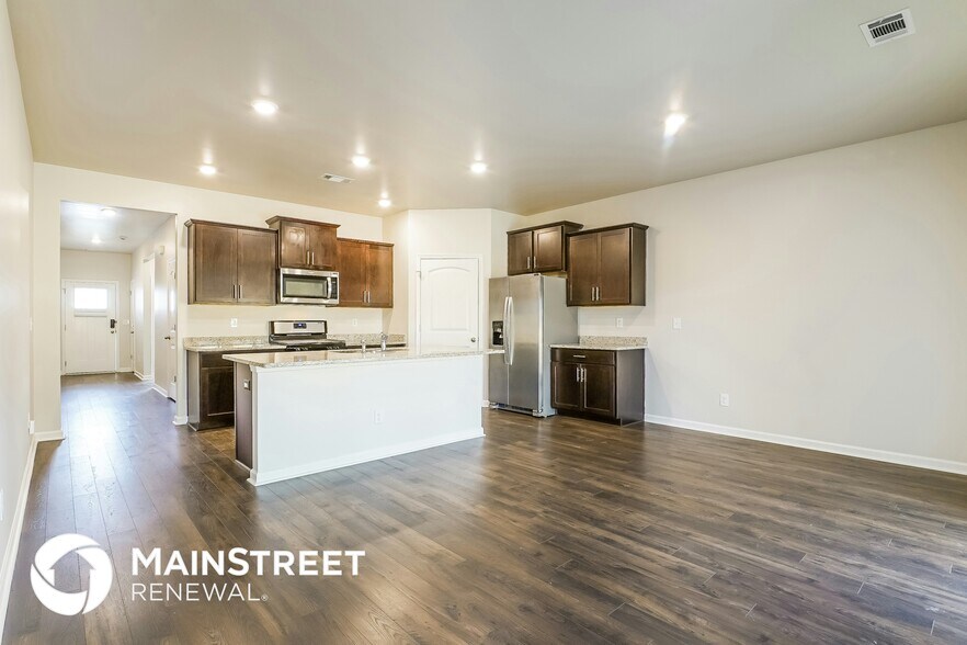 Building Photo - 4056 Pk Cv Wy