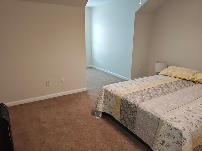 Building Photo - 6353 Double Eagle Dr