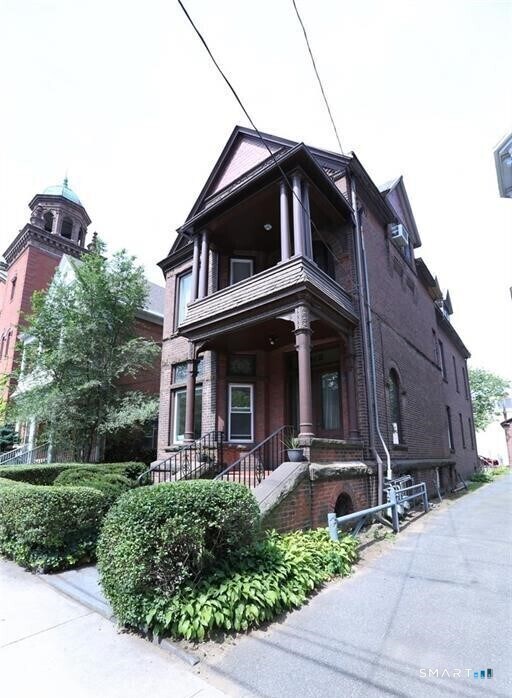 Building Photo - 392 Orange St