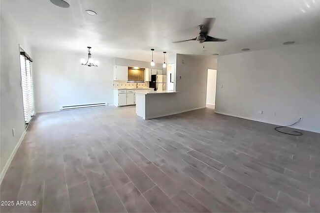 Building Photo - 3547 N Valorie Dr