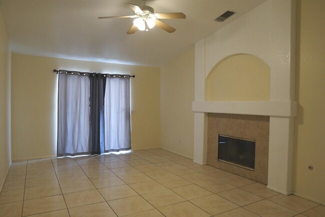 Building Photo - 31510 Avenida Del Padre