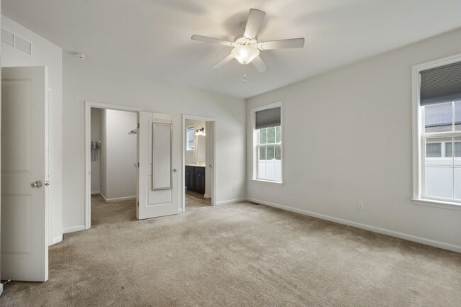 Building Photo - 307 Farmhouse Trail