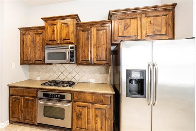 Building Photo - 2709 Lake Ridge Dr