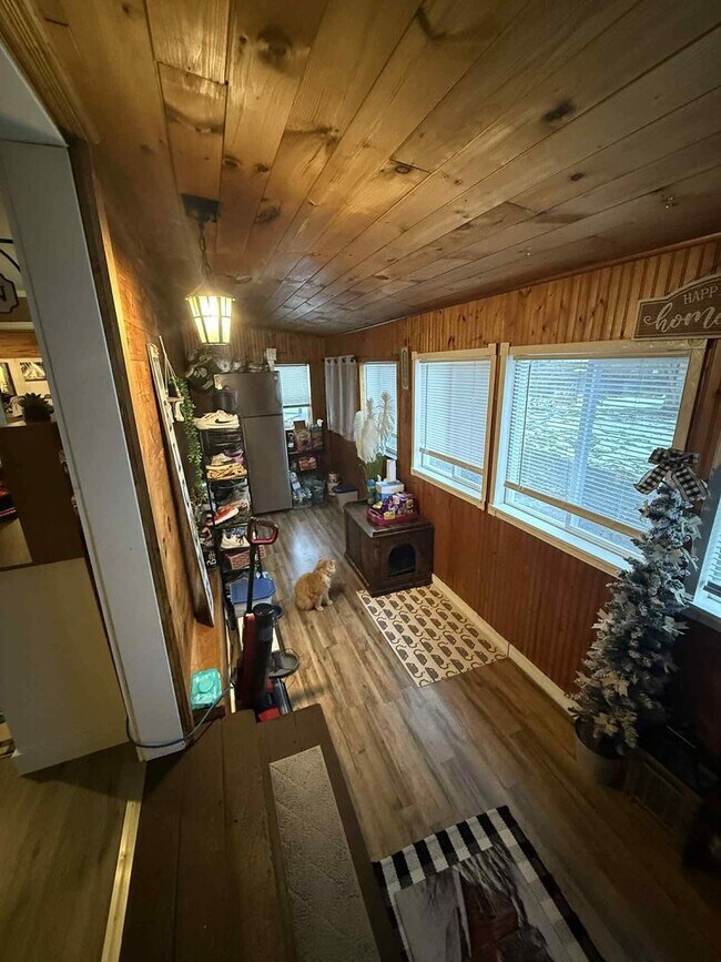 Building Photo - 3 Bedroom single family house