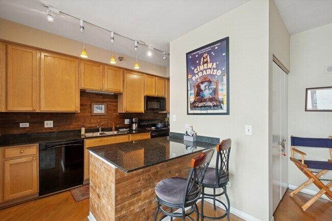 Building Photo - 435 W Erie St