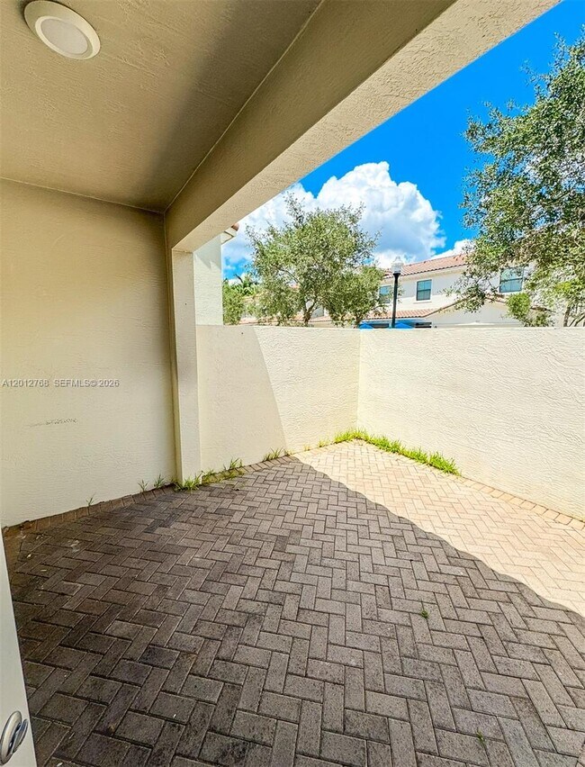 Building Photo - 3210 NW 126th Ave