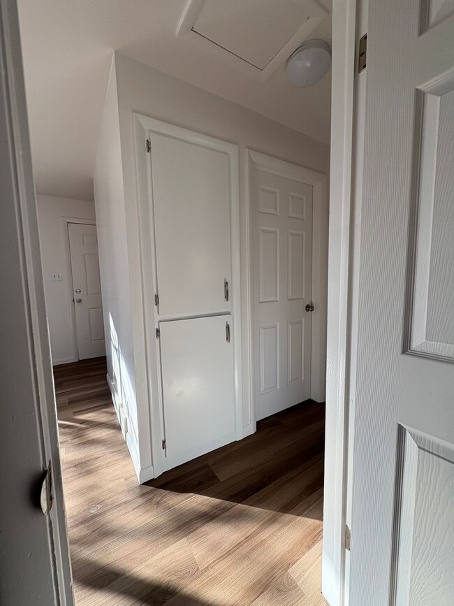 Building Photo - 983-985 S 600 W