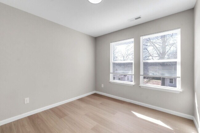 Building Photo - Elegant 3 Bedroom, 2.5 Bathroom Duplex with 1-Car Garage in Woodruff $1695/mo rent