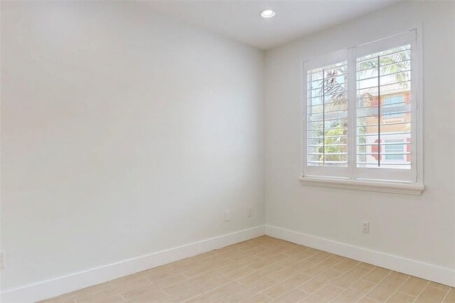 Building Photo - 3906 Monarch Ln