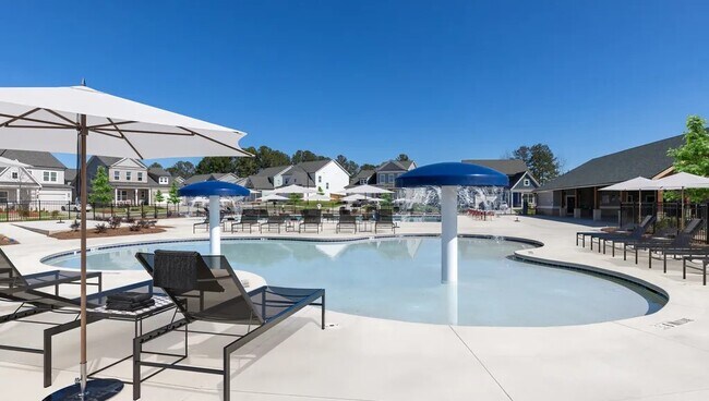 Building Photo - 853 York Aly