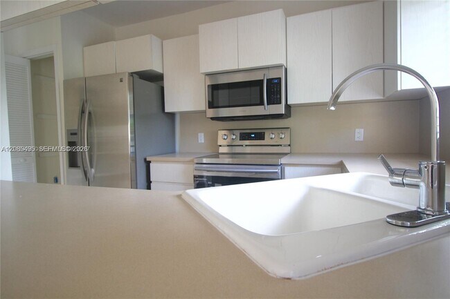 Building Photo - 609 Puerta Ave