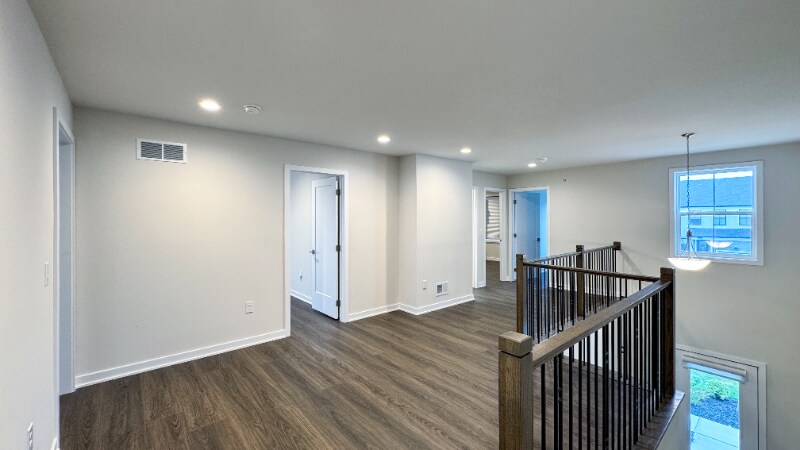 Building Photo - 240 Lilac St