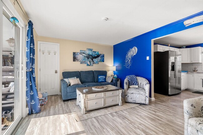 Building Photo - 8 Duston Ave