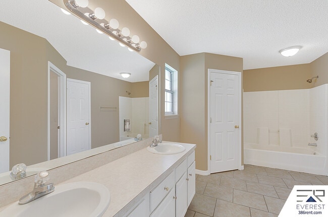 Building Photo - 83 Brushwood Ln