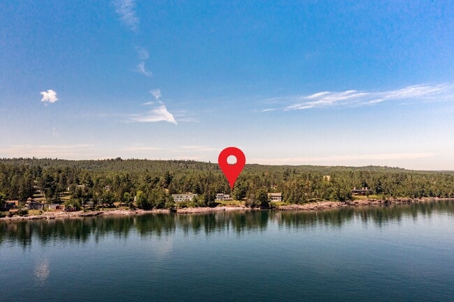 Building Photo - 278 Scenic Dr FURNISHED 4 BR On Lk