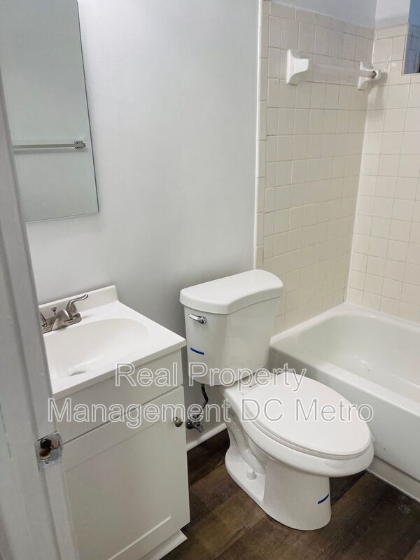 Building Photo - 815 Maryland Ave NE