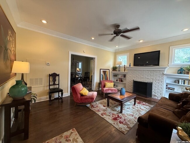 Building Photo - 402 W Elsmere Pl