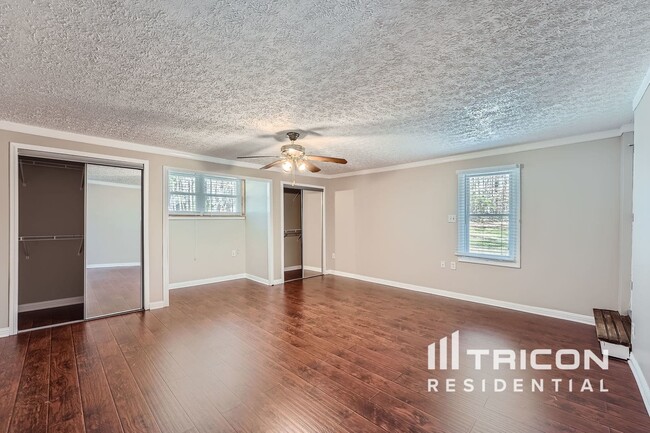 Building Photo - 1695 Virginia Cir