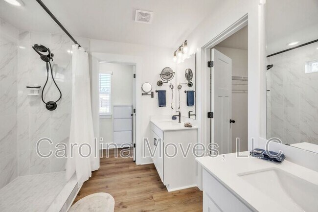 Building Photo - 860 Pleasant Fls Dr