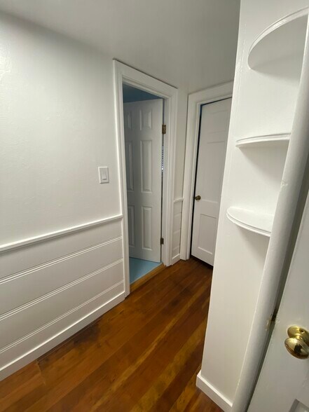Hallway to Bedroom/Bathroom - 815 19th St