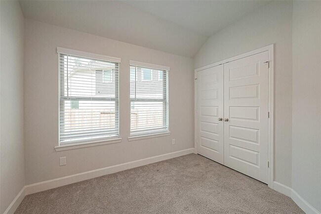 Building Photo - 213 McCrea Ct