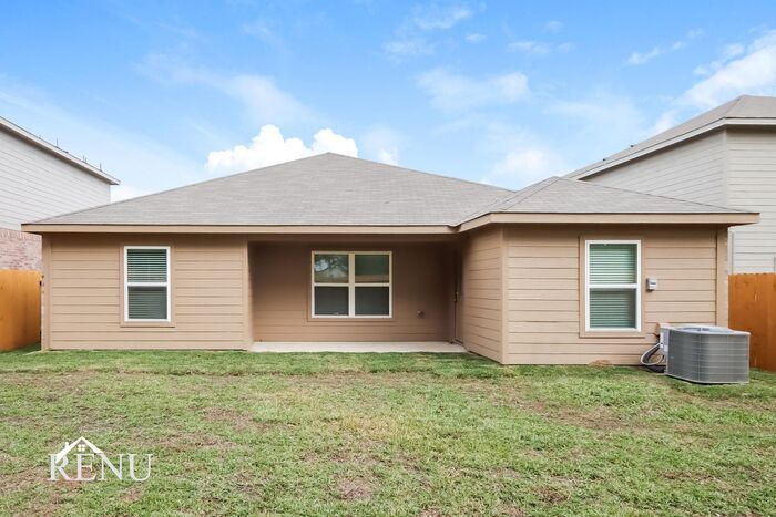 Building Photo - 10414 Sweetwater Creek Dr