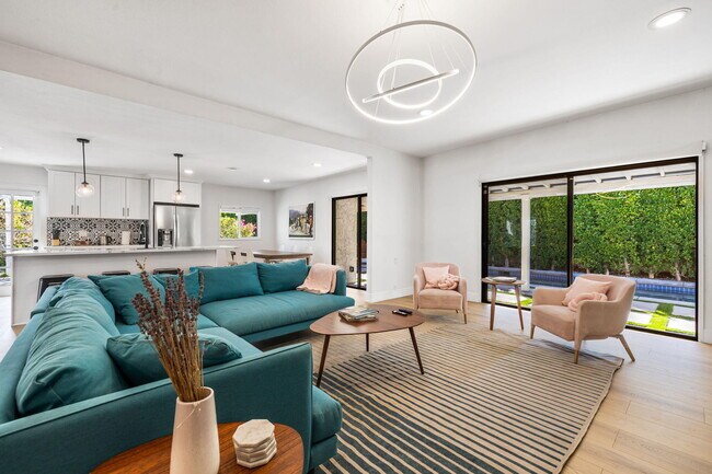 Building Photo - 1433 E Caleta Way