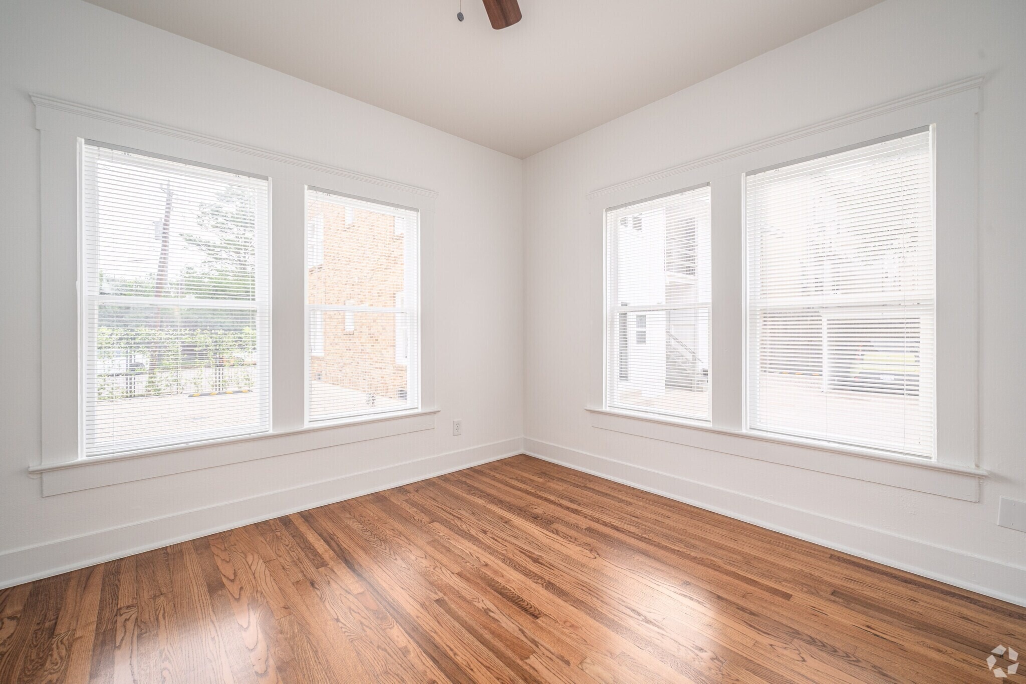 Building Photo - 706 Rosedale St