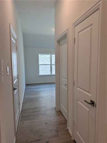 Building Photo - 6222 Greenville Dr