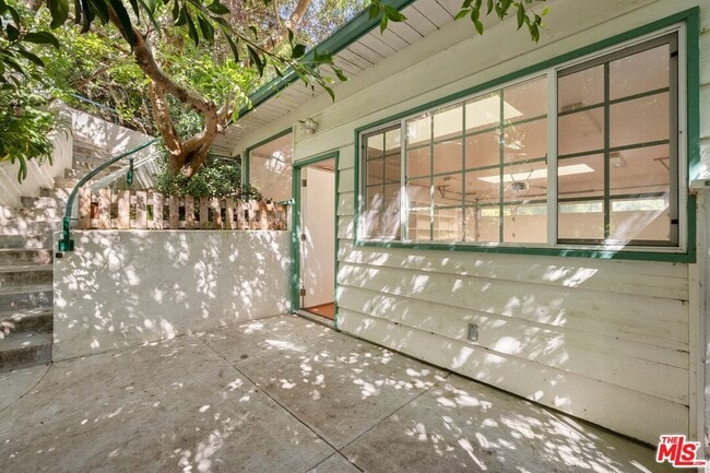 Building Photo - 217 Amalfi Dr