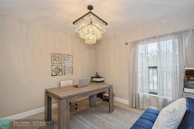 Building Photo - 4485 Carambola Cir N