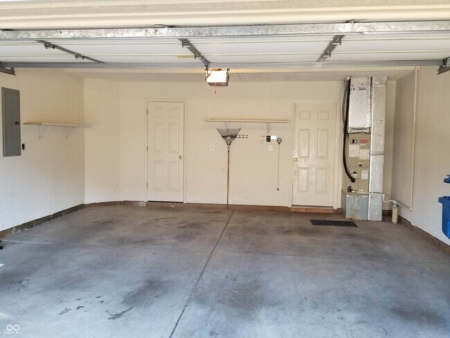 Building Photo - 7043 Gavin Dr