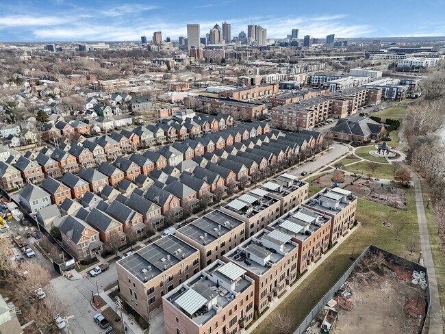 Building Photo - 1061 Harrison Park Pl