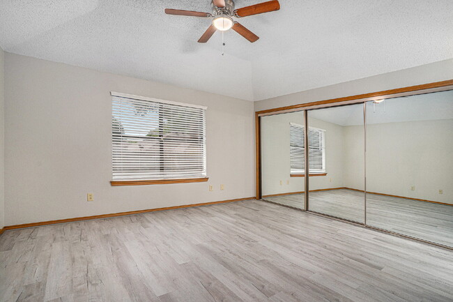 Building Photo - Section 8 Welcomed!! Spacious 5-Bed, 2.5-B...