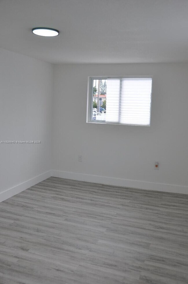 Building Photo - 261 NW 46th Ave