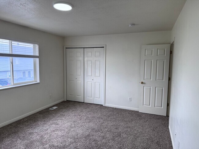 Building Photo - 2455 W 450 N
