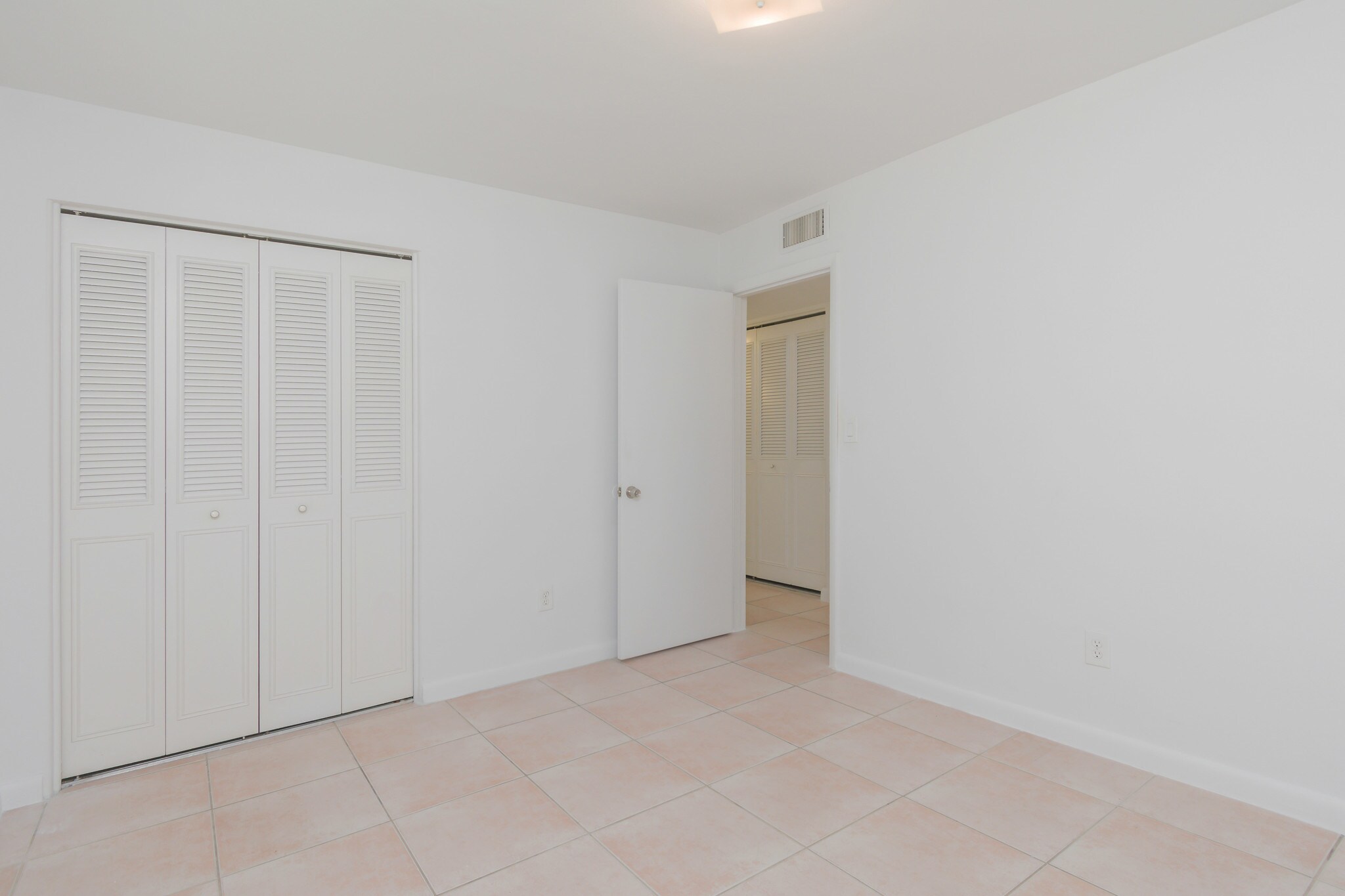 1st Bedroom - 3912 Ponce de Leon Blvd