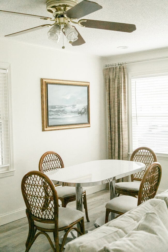 Building Photo - 509 Rivera Dr